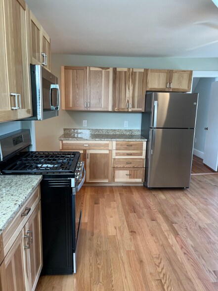 Building Photo - 388 S Main St