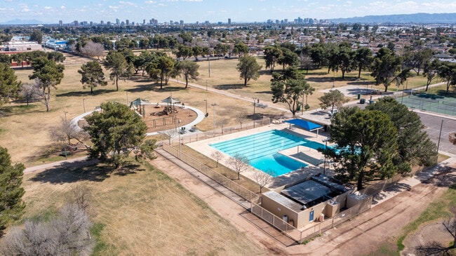 Building Photo - 3Bed/2Bath House at 19th Ave/Camelback! Move-In Ready on 06/11/2026! -- NO HOA! CORNER LOT!