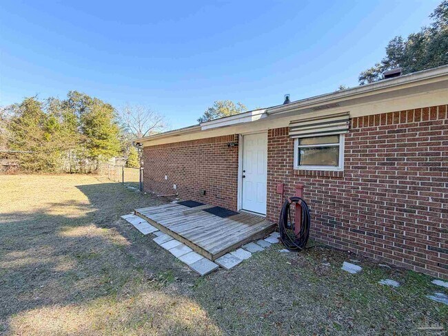 Building Photo - 1965 Brentco Rd