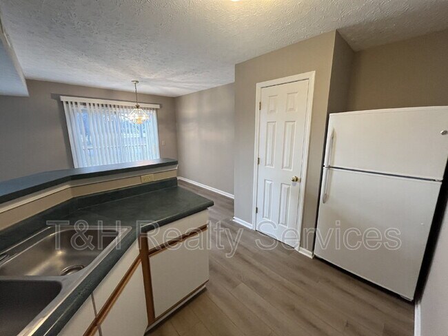 Building Photo - 1552 Brookfield Cir