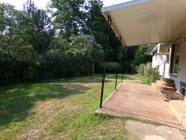 Building Photo - 1132 Ponderosa Dr