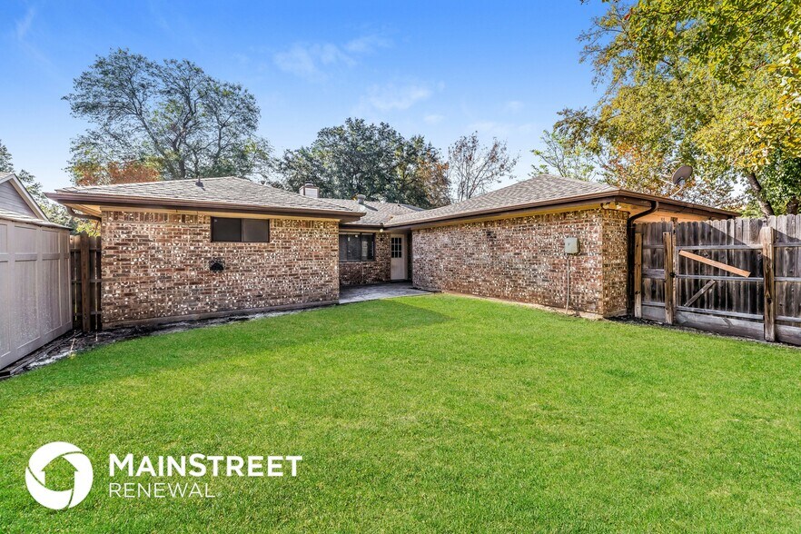 Building Photo - 513 Quail Hollow Dr