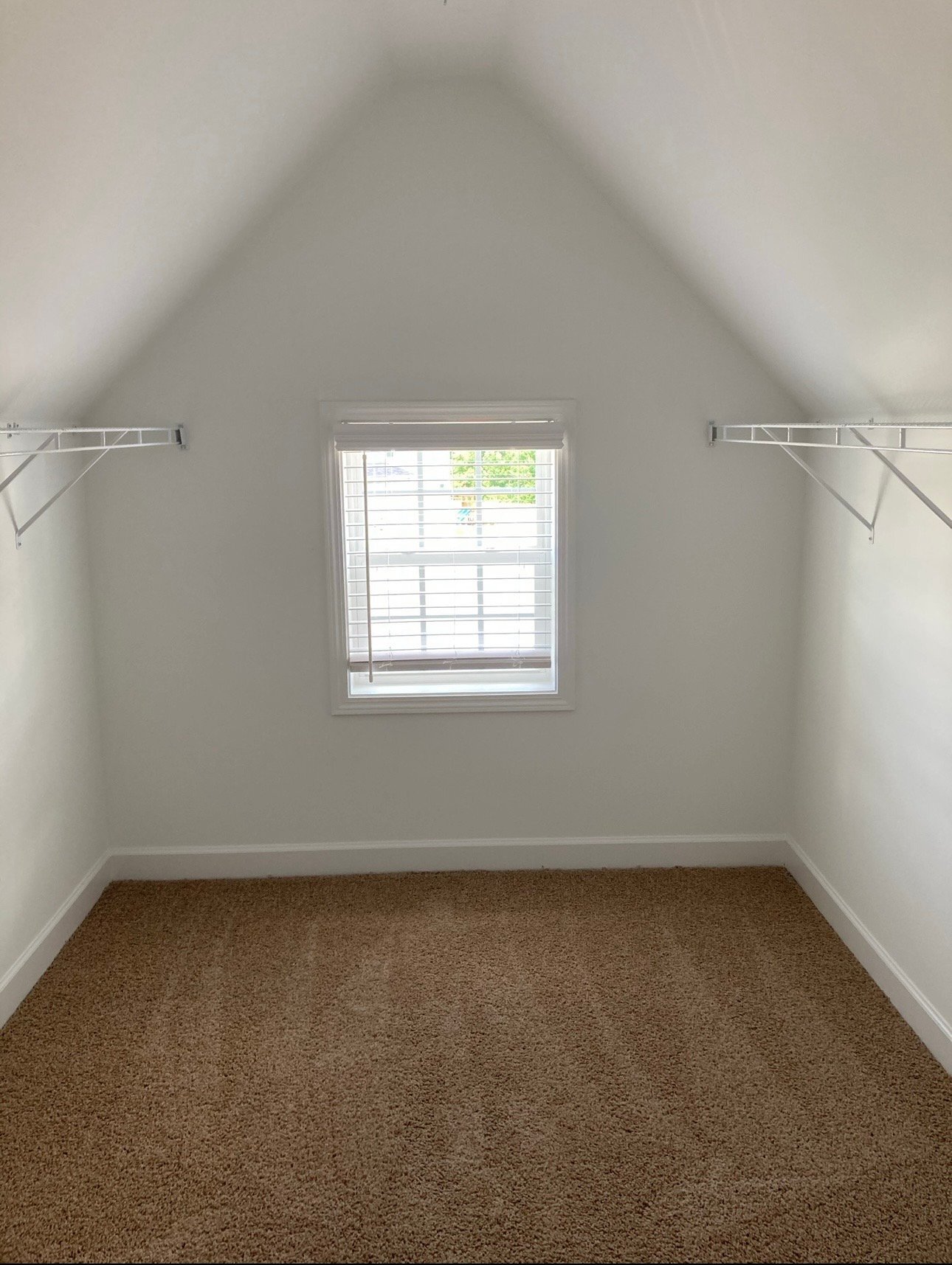 Building Photo - 1160 Camellia Dr