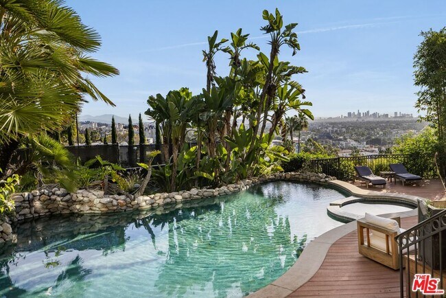 Building Photo - 1427 Kings Rd