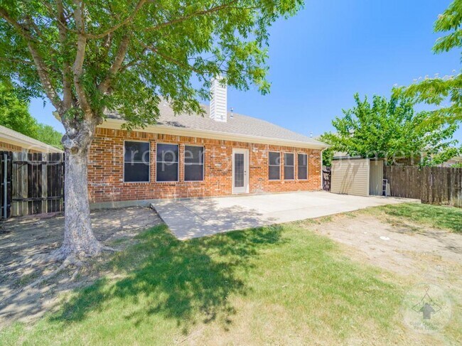 Building Photo - 4016 Summerhill Ln