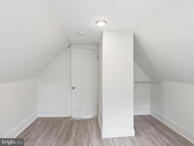 Building Photo - 6008 Clearspring Rd