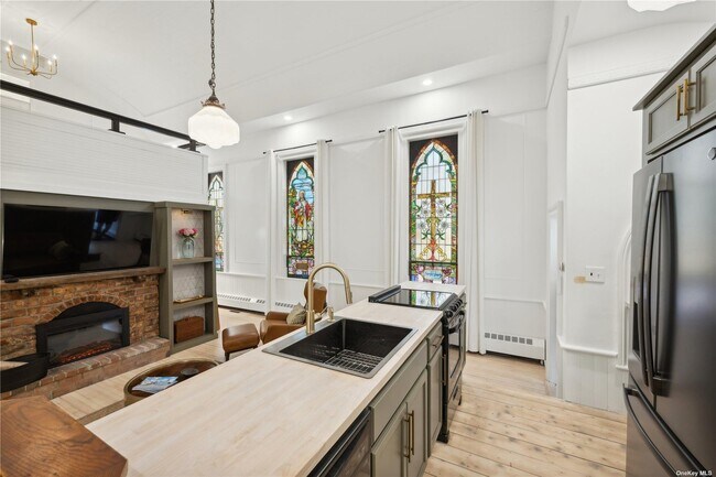 Building Photo - 248 5th Ave