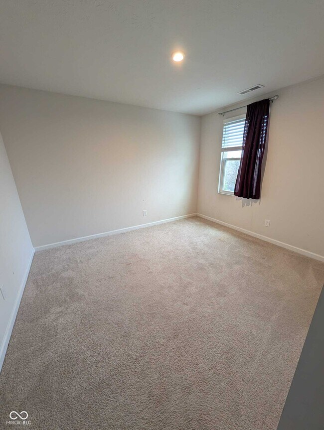 Building Photo - 128 Traditions Pass