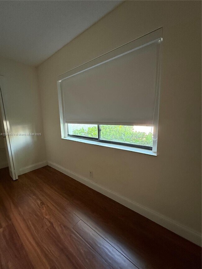 Building Photo - 16541 Blatt Blvd