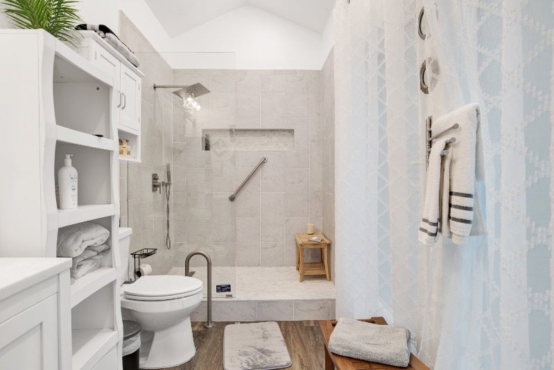 Building Photo - 571 Dogwood Ave