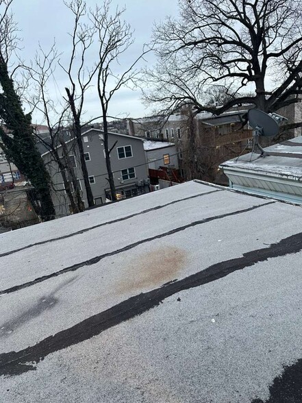 Building Photo - 305 Woodside Ave