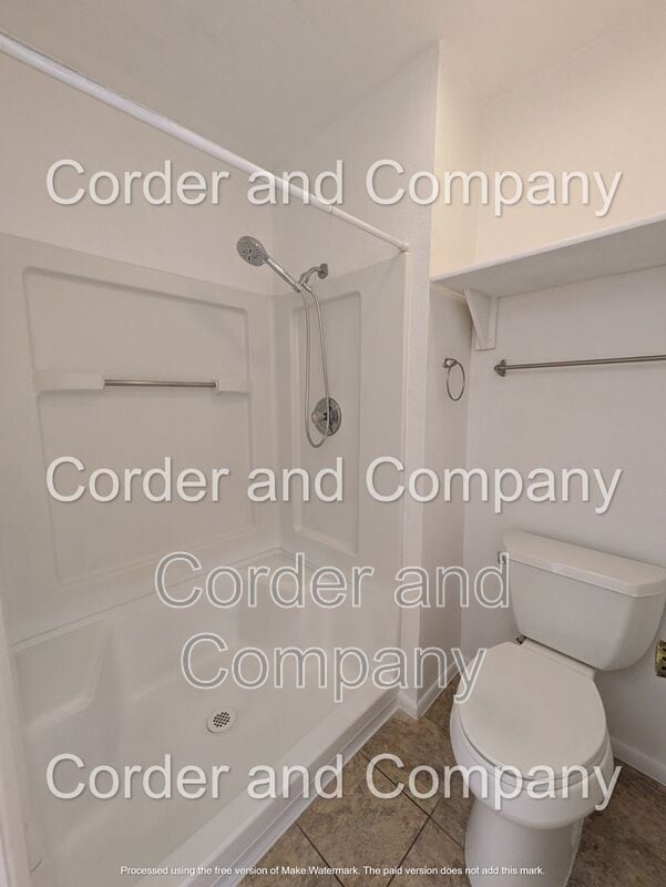 Building Photo - 6065 McKinney Dr NE