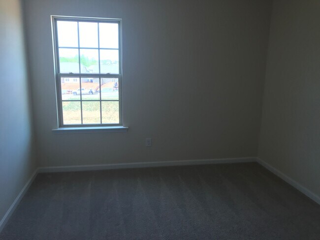 Building Photo - 1037 Bannister Rd