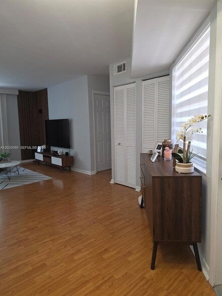 Building Photo - 301 SW 86th Ave