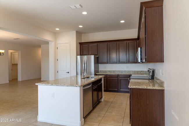 Building Photo - 4571 N Arbor Way