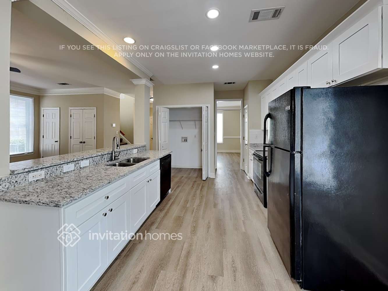 Building Photo - 115 Denham Square