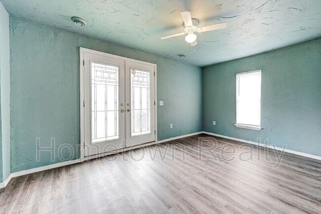 Building Photo - 2200 N St Luke Ave