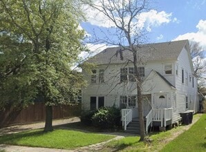 Building Photo - 1552 Lombardy St