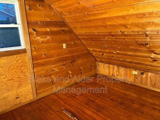 Building Photo - 11632 SE Beckman Ave