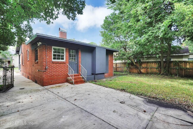 Building Photo - 4515 Sappho Ave