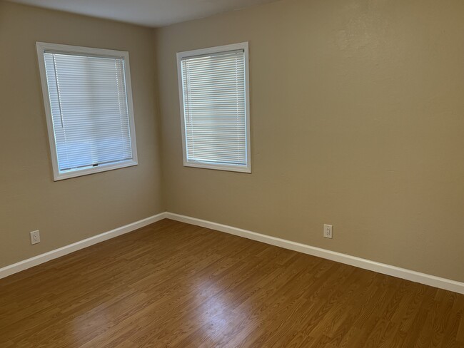 Building Photo - 37245 Locust St