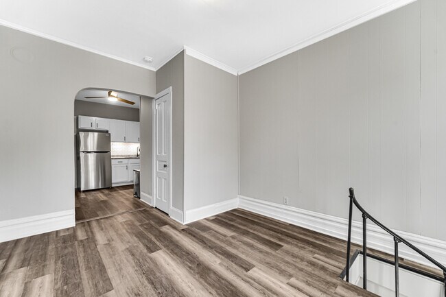 Building Photo - 1817 N Honore St