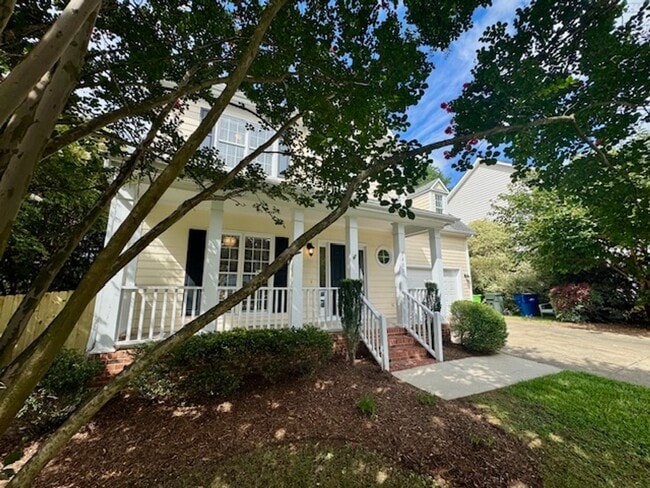 Building Photo - Stylish Living on a Cul-de-Sac in The Poin...