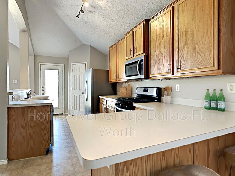 Building Photo - 7209 Chaucer Dr