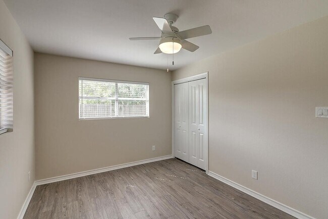 Building Photo - 1106 Bradshaw Dr