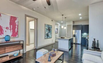 Building Photo - 2 bedroom in Houston TX 77002