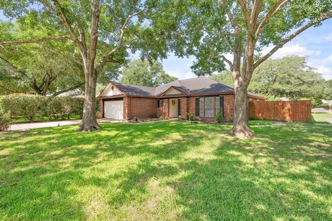 Building Photo - 2641 Village Way Dr.