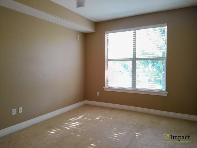 Building Photo - 9059 E Panorama Cir