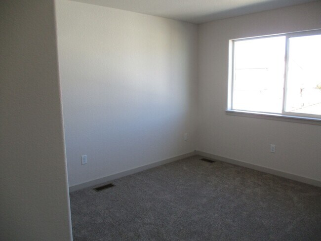 Building Photo - 3 Bed, 2.5 Bath Home in Berthoud - Built 2024 - 2-Car Garage