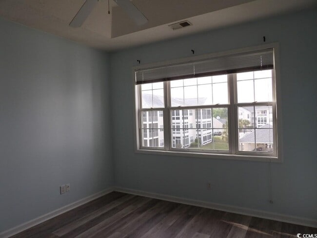 Building Photo - 901 W Port Dr