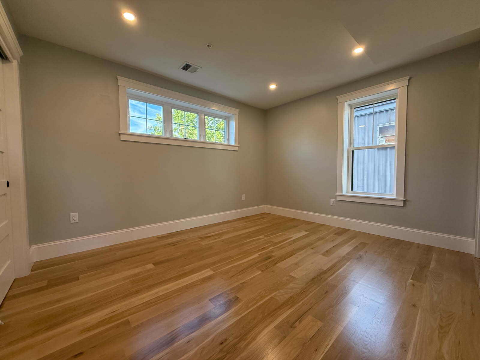 Building Photo - 93 Grant St