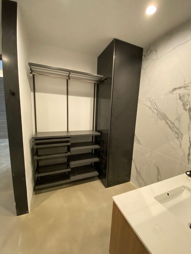 Building Photo - 501 South St