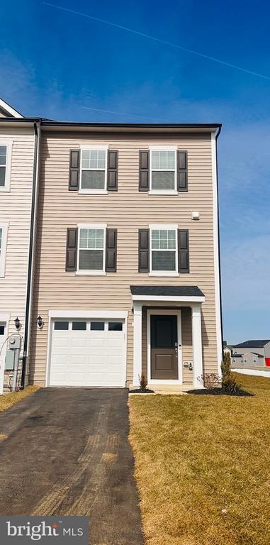 Building Photo - 58 Bolingbroke Wy