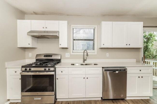 Building Photo - 5461 Austell Rd