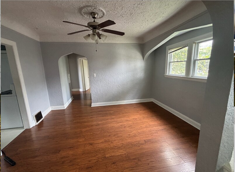 Dining Room - 209 W Dudley St
