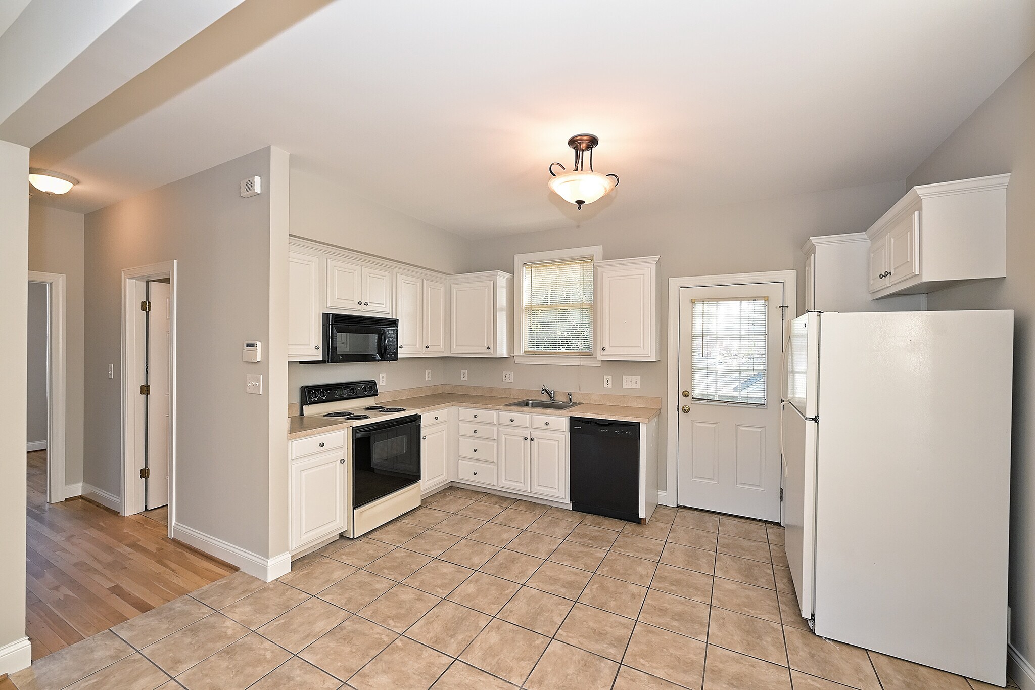 Building Photo - 1601 Wilmore Dr