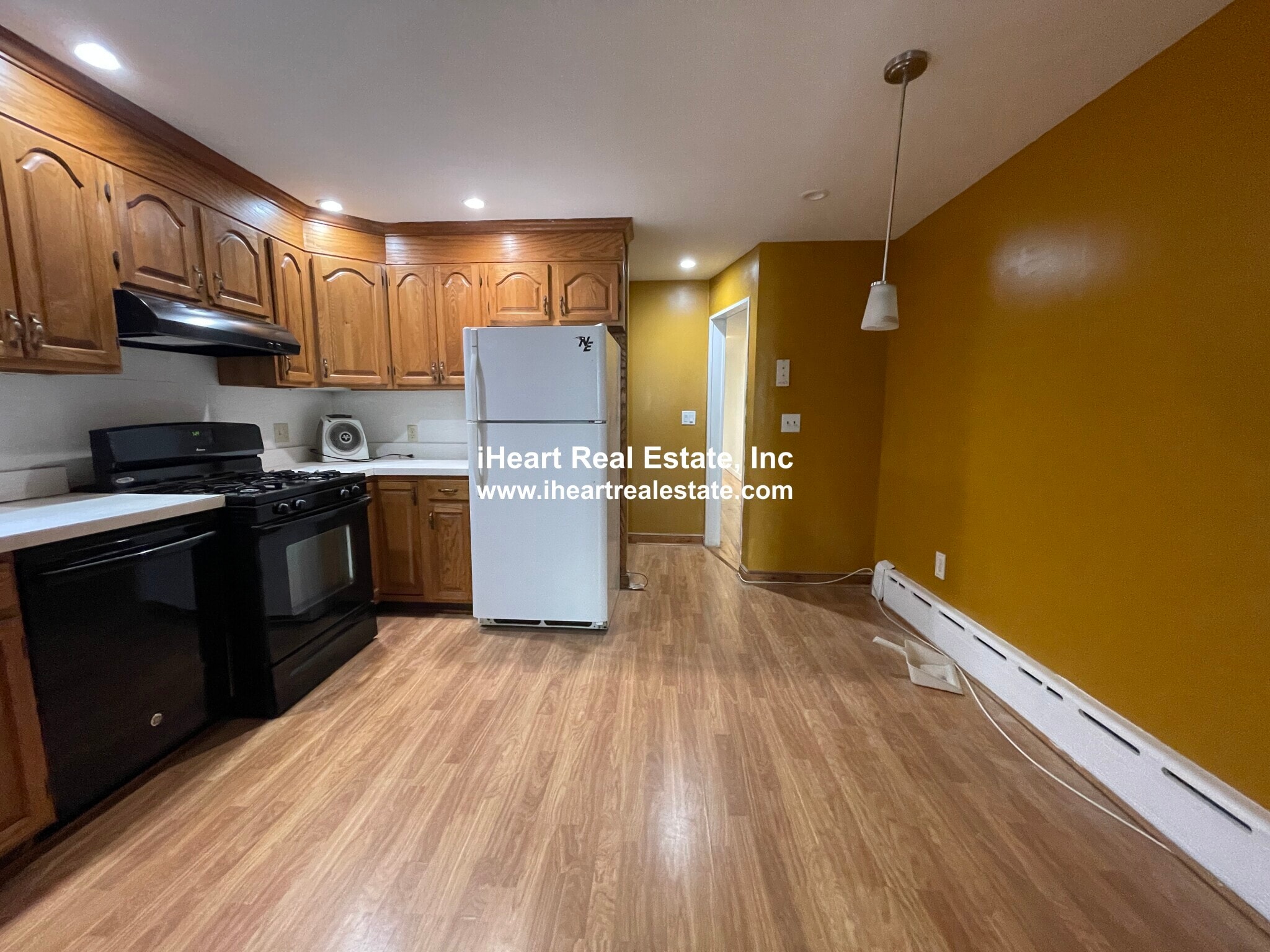 Building Photo - 338 K St