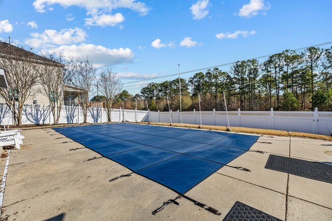 Building Photo - ***Beautiful Knightdale 4/2.5 W/ Private Pool***