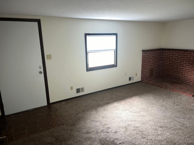 Building Photo - 5418-5422 Menlo Ct