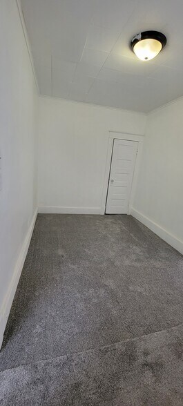 Building Photo - 617 W Main St