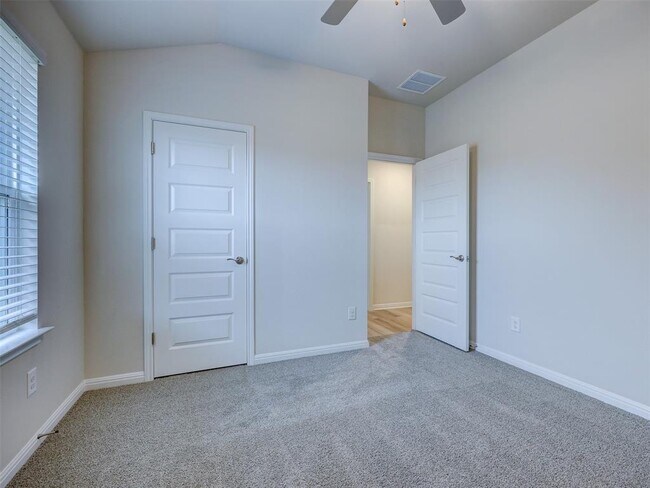 Building Photo - 108 Greenspire Ln