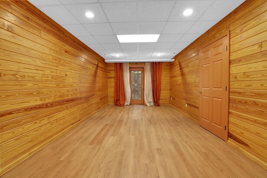 Building Photo - 230 Graystone Way