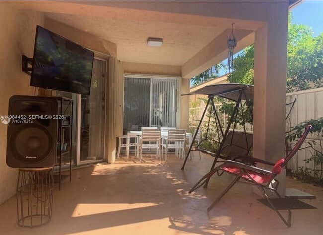 Building Photo - 2240 NE 37th Terrace