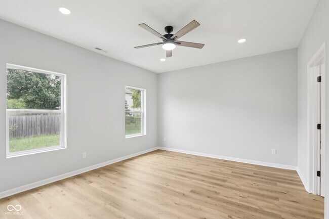 Building Photo - 8355 Fieldfare Way