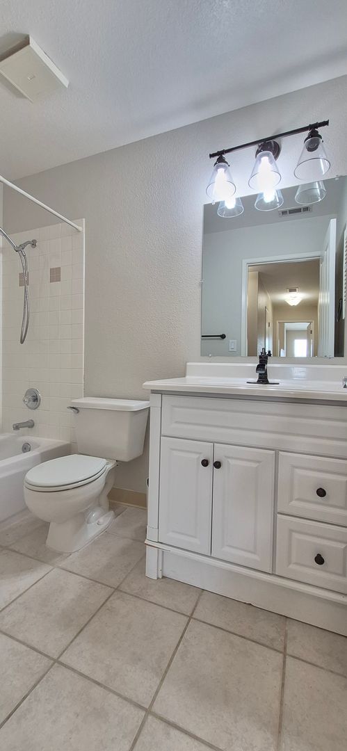 Building Photo - Ulatis Creek Estates