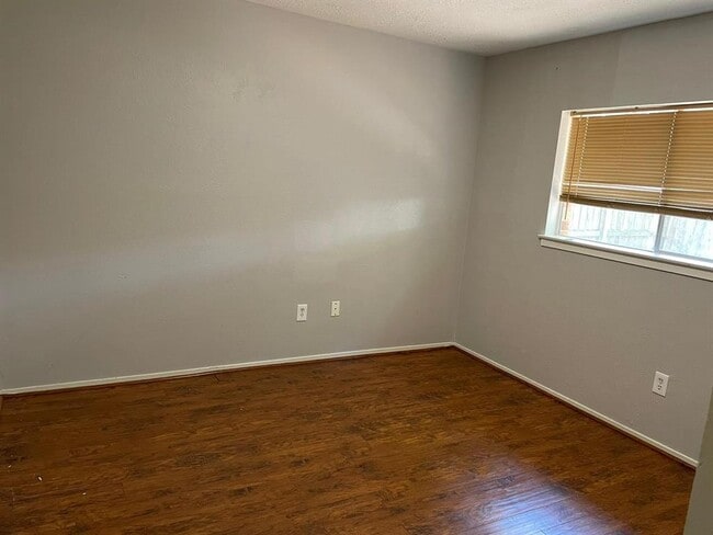 Building Photo - 16034 Eastcape Dr